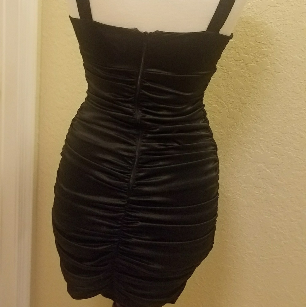 Dress - Picture 4 of 4